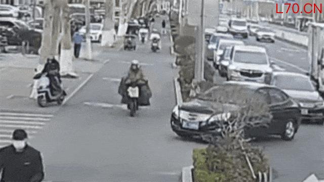 女子疑遭碰瓷报警被拒500元私了 碰瓷致富计划败露