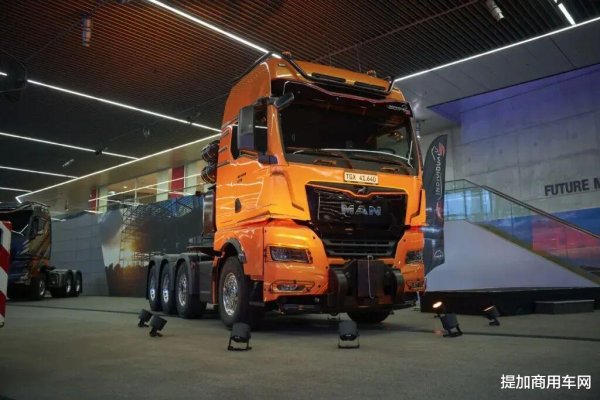 MAN“狮王”车型再进化——全新TGX 250吨级重型运输牵引车来袭